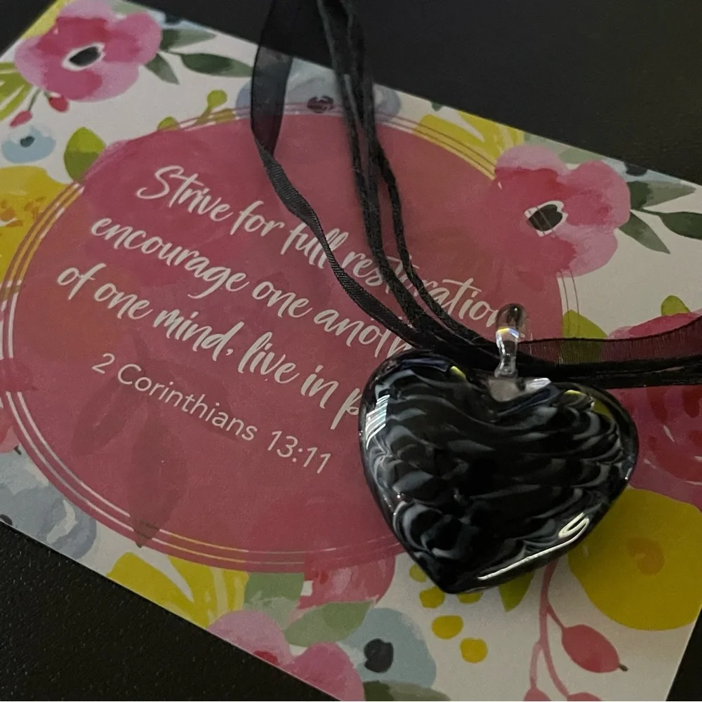 New Handmade Zebra Glass Blown Heavy Heart Gothic Velvet Lace Chocker Necklace